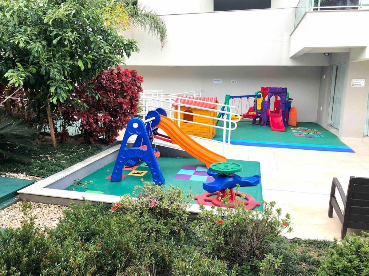 Apê estilo Resort c/ pé na areia e vista mar, próximo ao Beto Carrero Piçarras Esterno foto