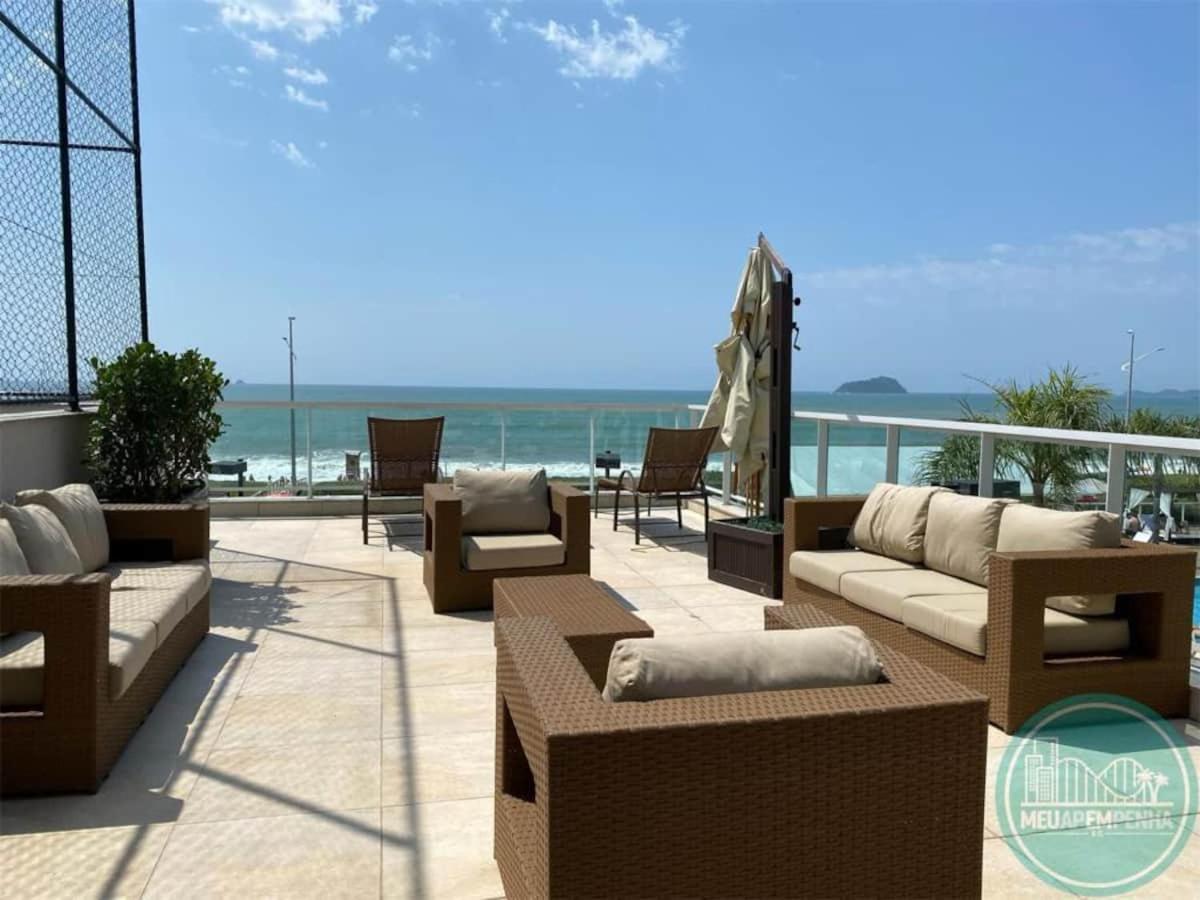 Apê estilo Resort c/ pé na areia e vista mar, próximo ao Beto Carrero Piçarras Esterno foto
