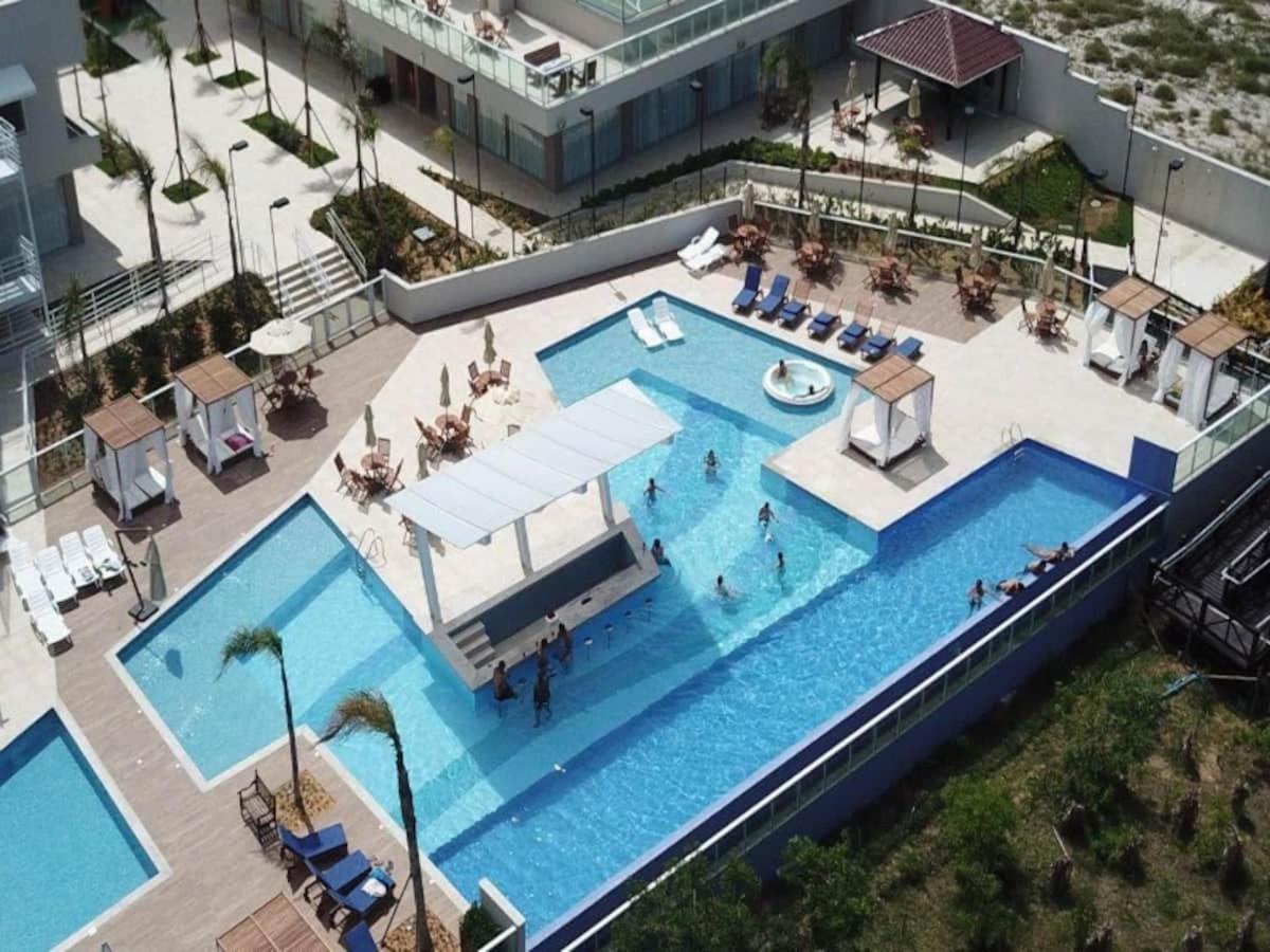 Apê estilo Resort c/ pé na areia e vista mar, próximo ao Beto Carrero Piçarras Esterno foto