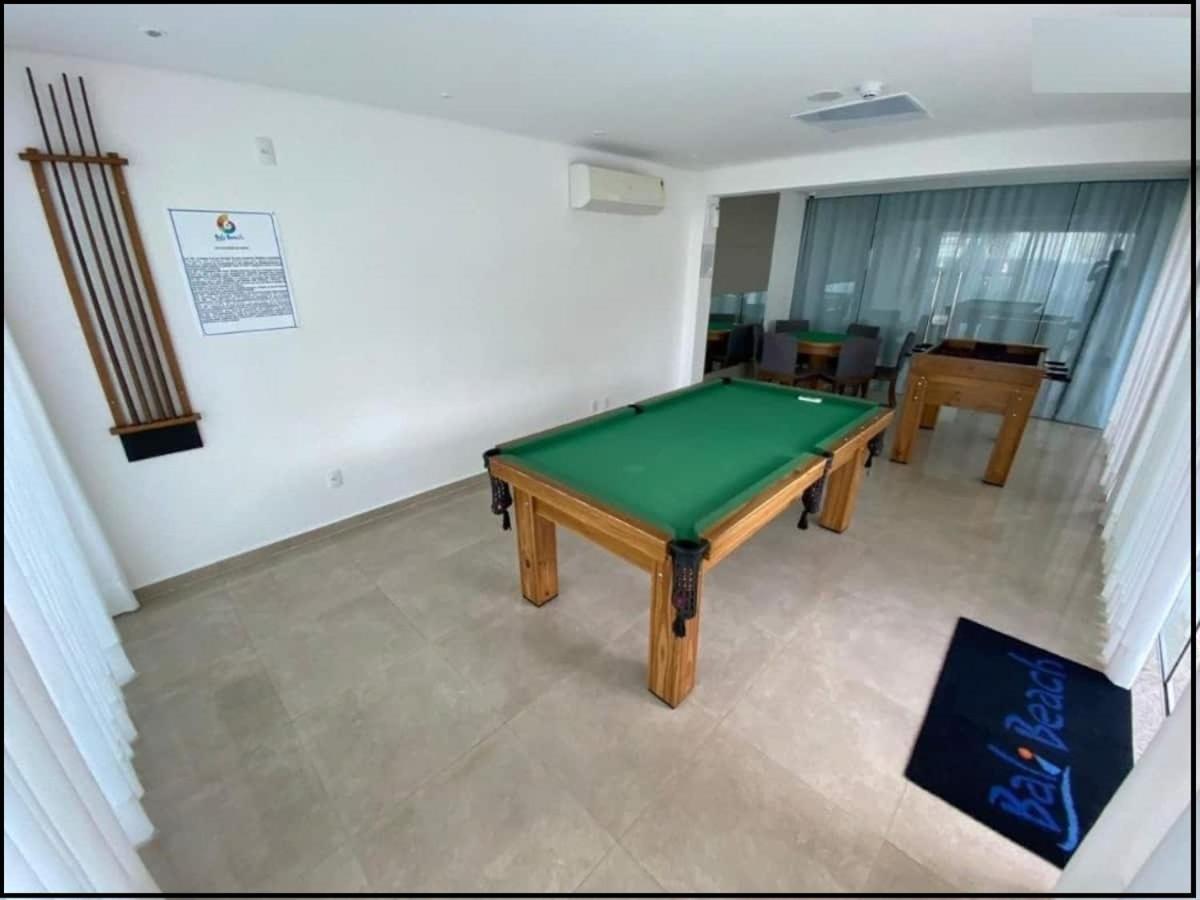 Apê estilo Resort c/ pé na areia e vista mar, próximo ao Beto Carrero Piçarras Esterno foto