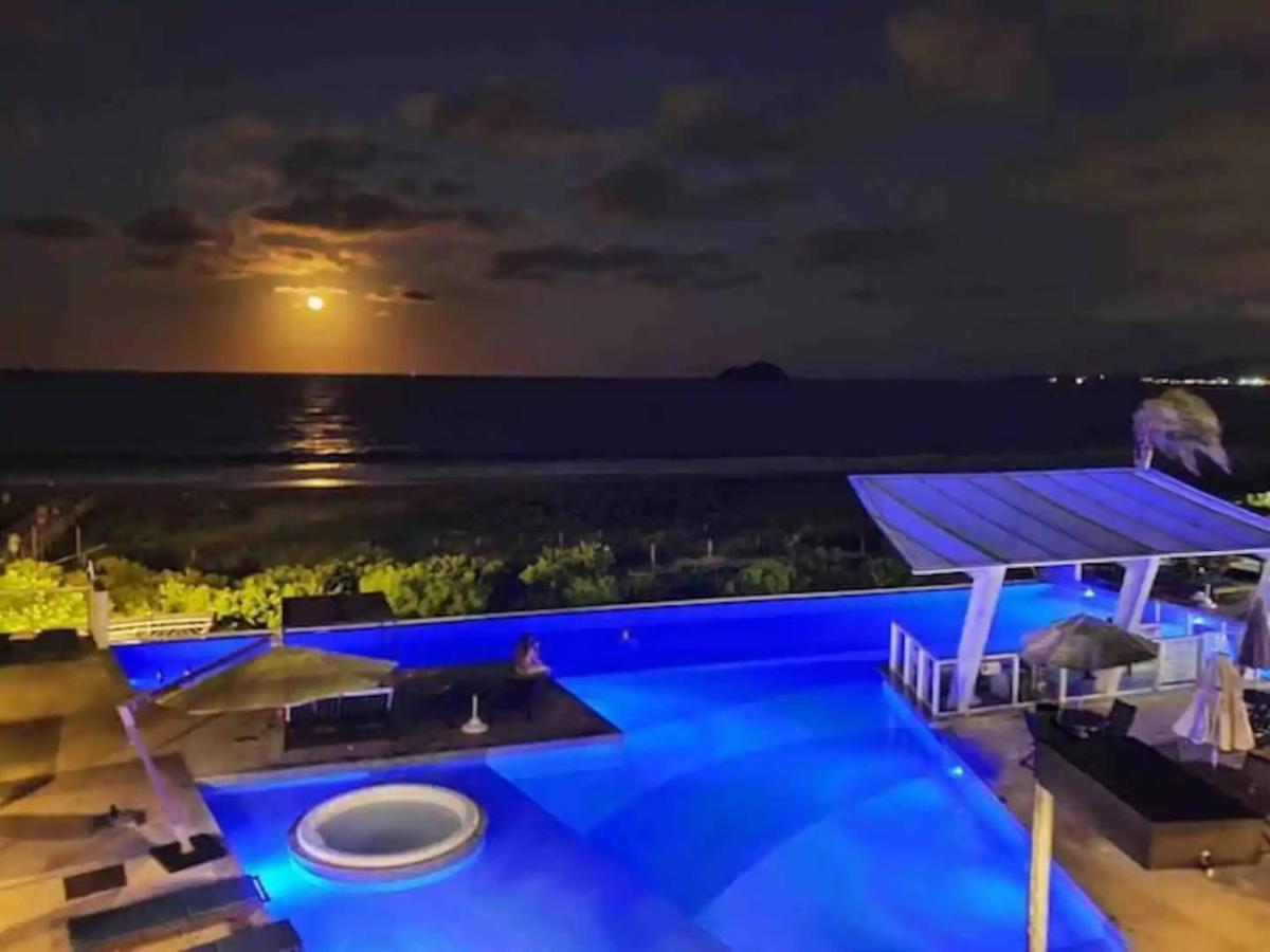 Apê estilo Resort c/ pé na areia e vista mar, próximo ao Beto Carrero Piçarras Esterno foto