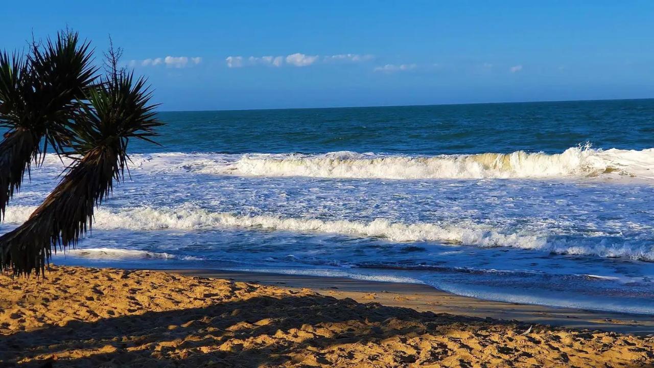 Apê estilo Resort c/ pé na areia e vista mar, próximo ao Beto Carrero Piçarras Esterno foto