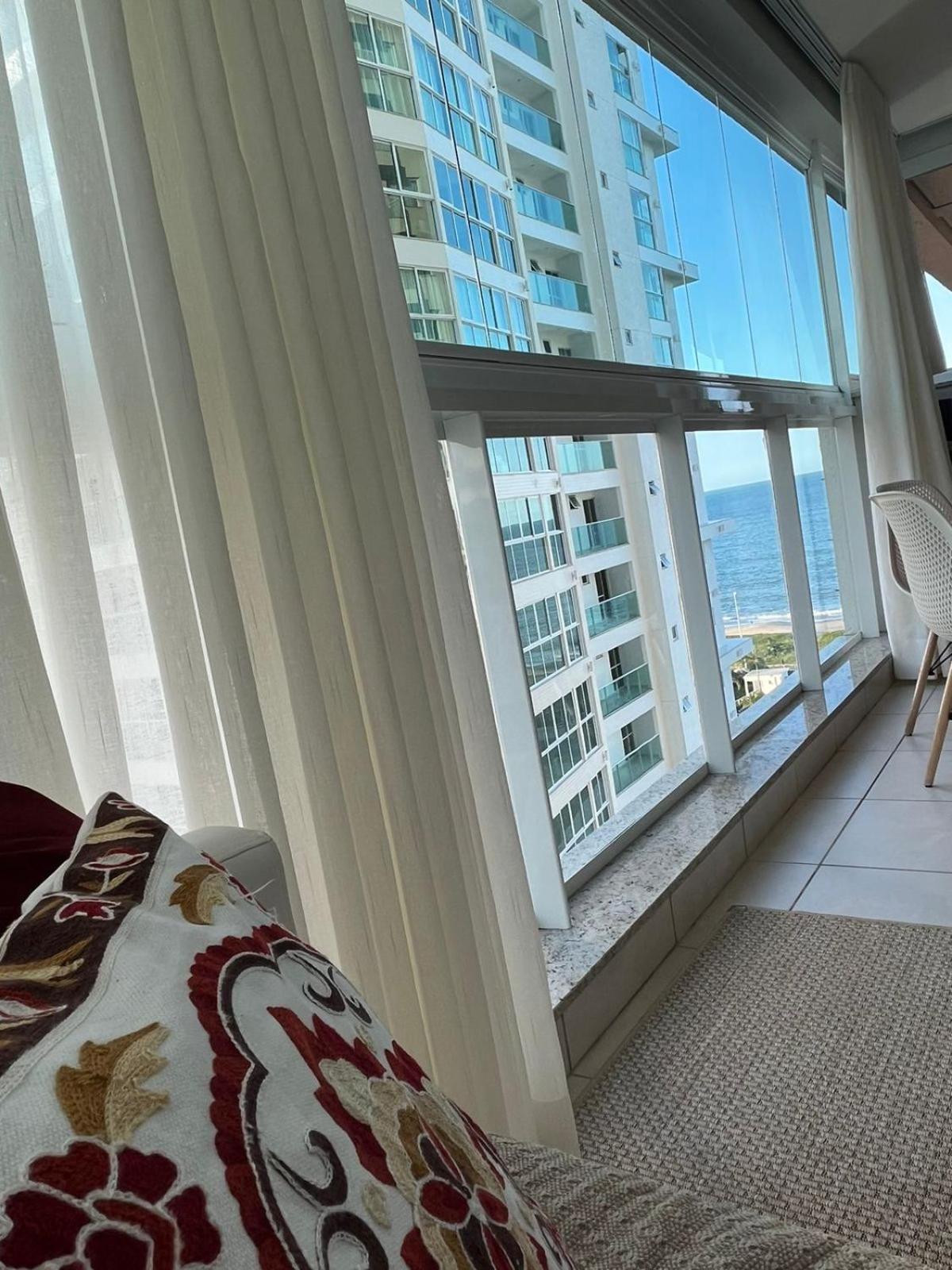 Apê estilo Resort c/ pé na areia e vista mar, próximo ao Beto Carrero Piçarras Esterno foto